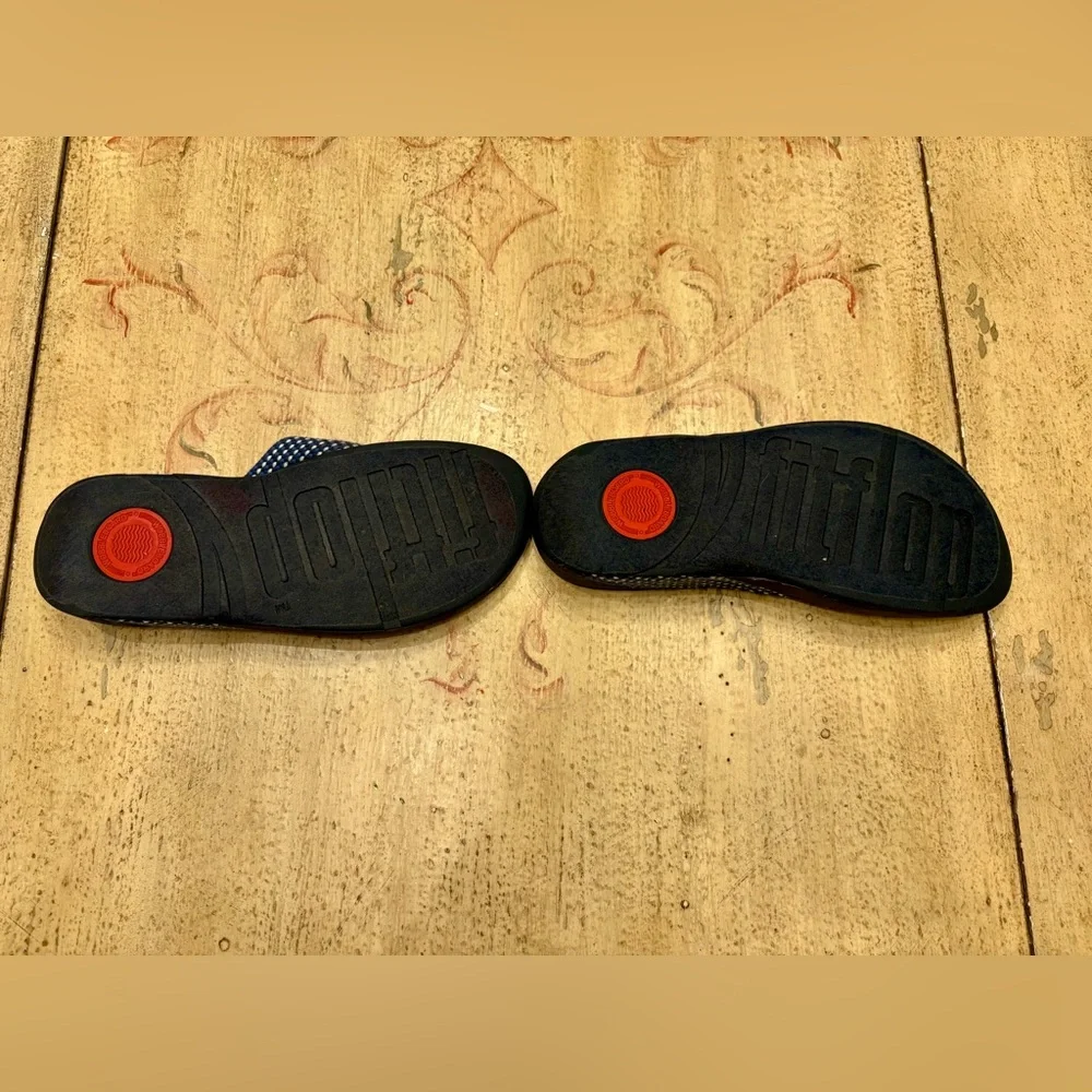 FitFlop Women's Surfa Flip-Flop in Midnight Navy/Tiptoe Grey - Picture 7 of 7